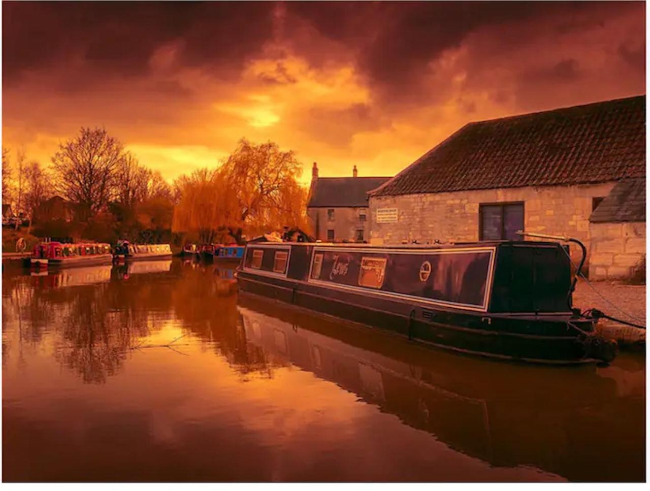 Ferienwohnung Granby Estate The Old Pool House Bradford-On-Avon Exterior foto