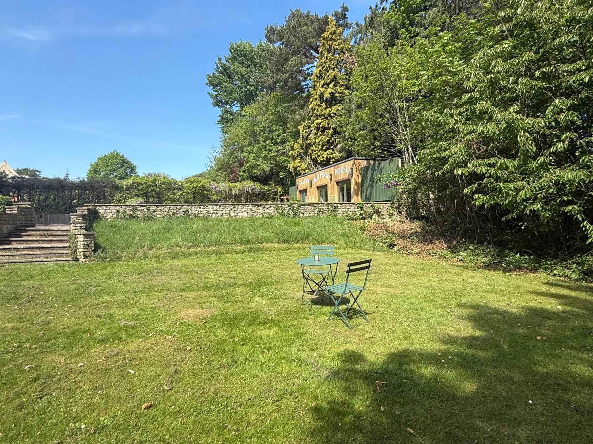 Ferienwohnung Granby Estate The Old Pool House Bradford-On-Avon Exterior foto